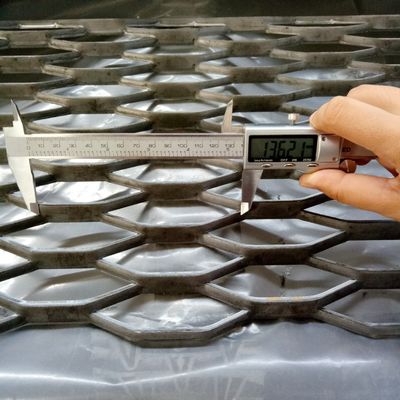 Galvanized 3.0lbs Expanded Metal Mesh Anti Skid Platform Grating Floorings