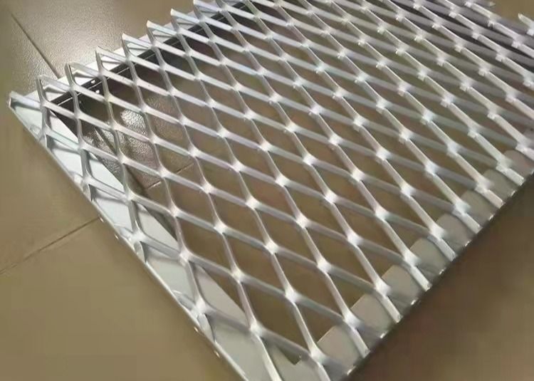 Perforated Expanded Metal Raised Or Flattened Expanded Metal Sheet