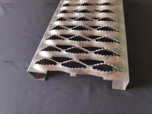 Galvanized Diamond Grip Strut Safety Grating 2-4mm Thickness