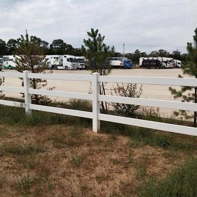 White Color 3rails 4 Rails Plastic Horse Fence Vinyl Farm Fence For Secure