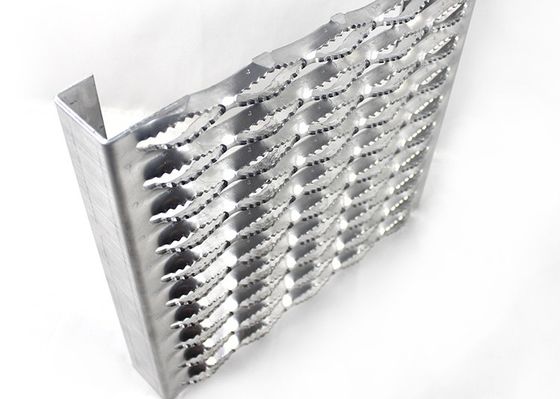 Safety Gratings 2.0mm 2.5mm Diamond Hole Aluminum Grip Strut Walkway