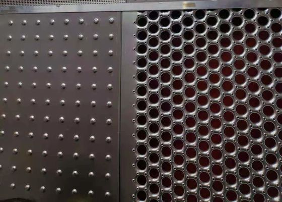 Safety Walkway Steel Grating 2 Noses Closed Roof Galvanized