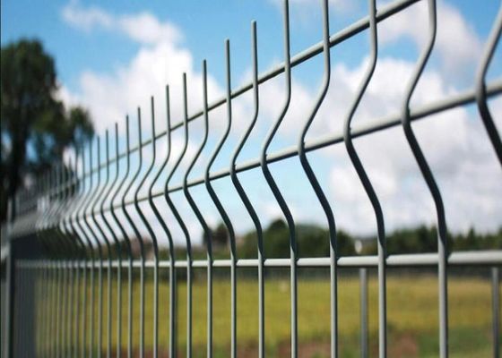 1.83*2.5m Square Round Post Outdoor 3D Curved Welded Wire Mesh Fence