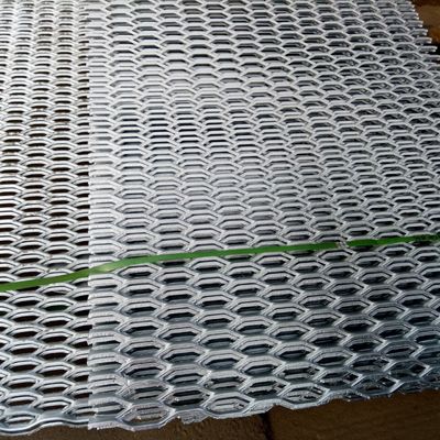 Heavy Duty Raised Iron Expanded Metal Mesh 4x8 Steel Gratings