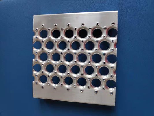 Outdoor Non Slip Safety Grip Strut Grating Stair Tread
