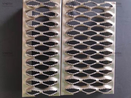 High Strength  Silver Diamond Hole Grip Strut Safety Grating 300mm Width